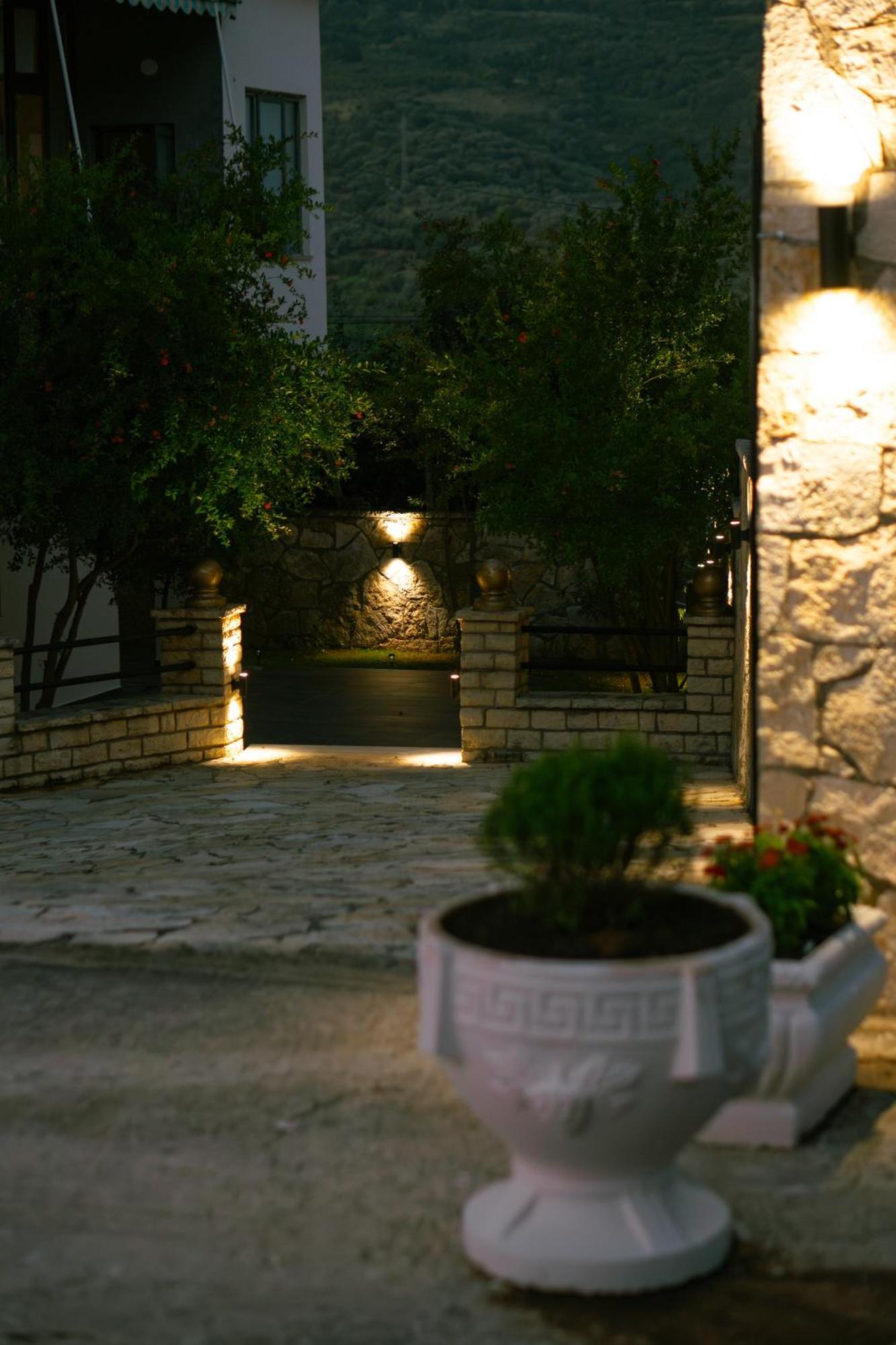Center Hotell Tepelene